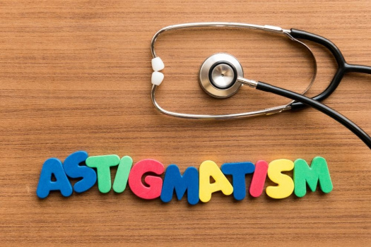 Astigmat Nedir? Astigmat Belirtileri Nelerdir? Astigmat Nasıl Görür?