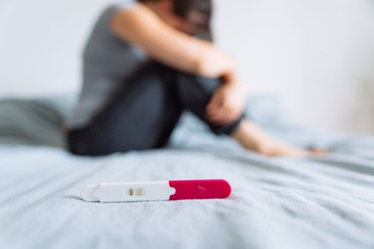Kısırlık (İnfertilite) Nedir? Nedenleri, Belirtileri ve Tedavi Yöntemleri Kısırlık (İnfertilite) Nedir? Nedenleri, Belirtileri ve Tedavi Yöntemleri